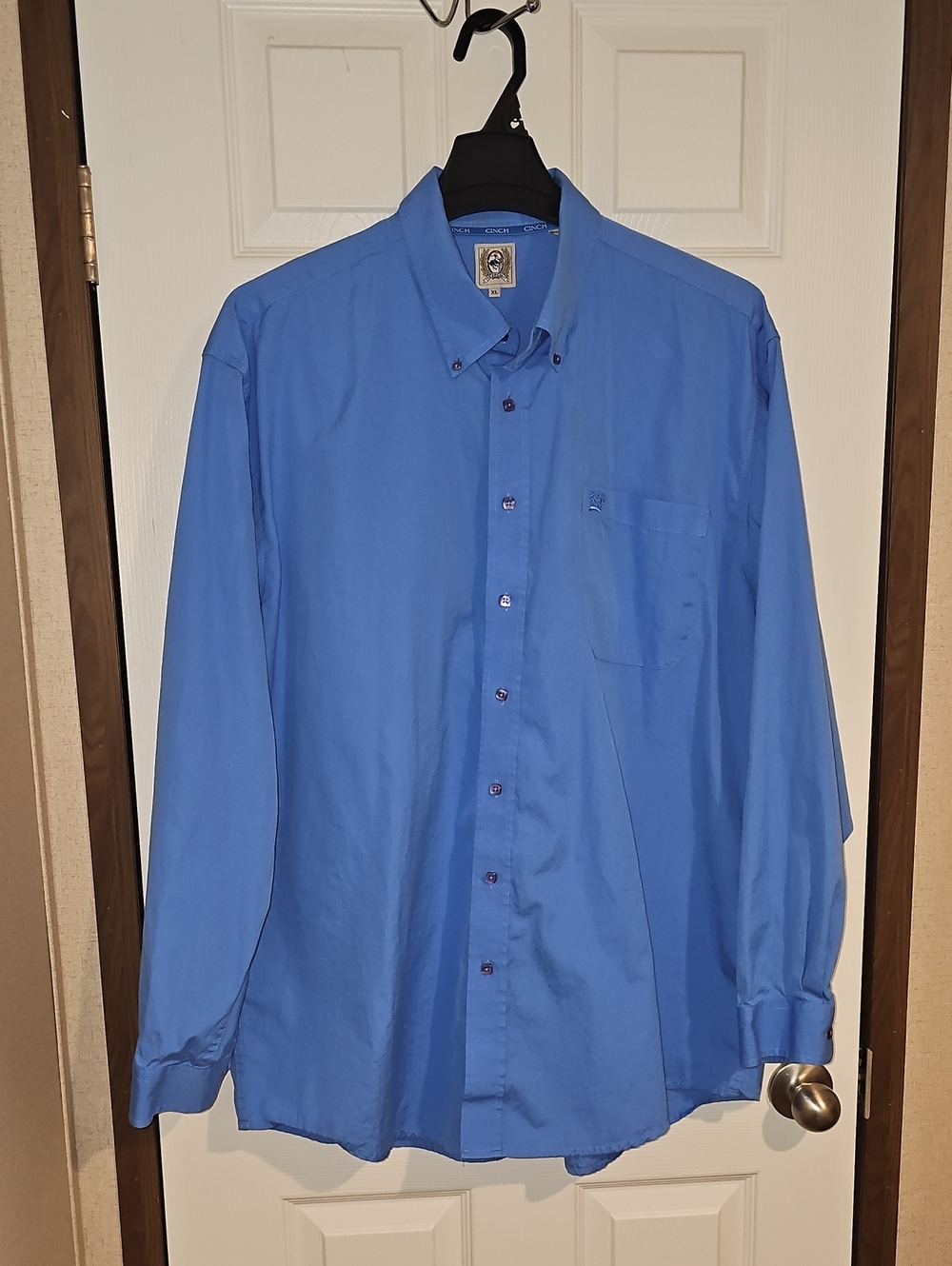Cinch Men's X-Large Blue Long Sleeves Button Down Shirt with Pocket Used
